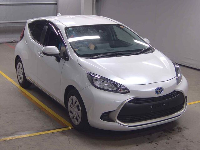 2024 Toyota Aqua G Japan auction vehicle