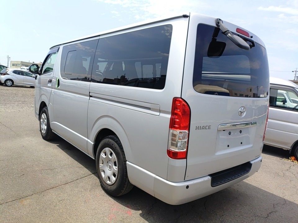 2015 Toyota Hiace auction photo 6