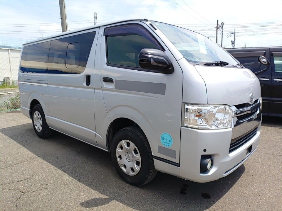 2015 Toyota Hiace auction photo 4
