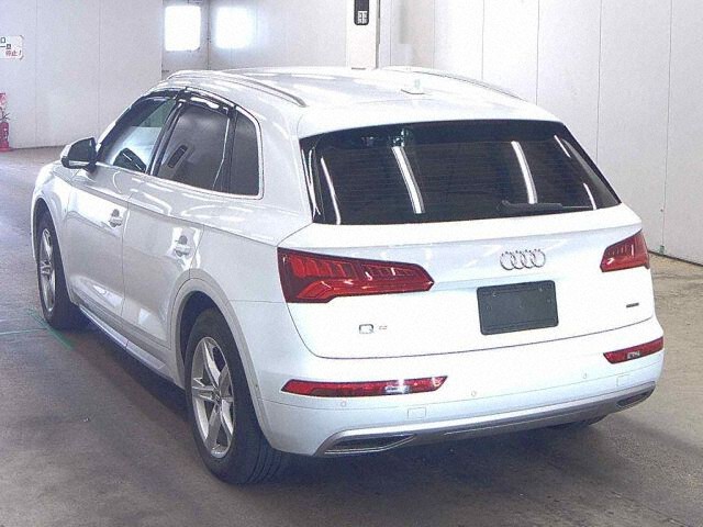 2020 Audi Q5 40TDIクワスポエア 4WD auction photo 2