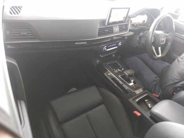 2020 Audi Q5 40TDIクワスポエア 4WD auction photo 3