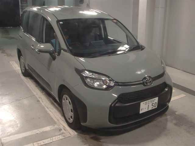 Japan Auction Vehicles 12 2023 Toyota Sienta X auction photo