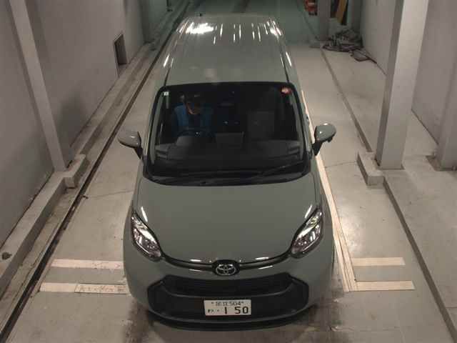 2023 Toyota Sienta X auction photo 6