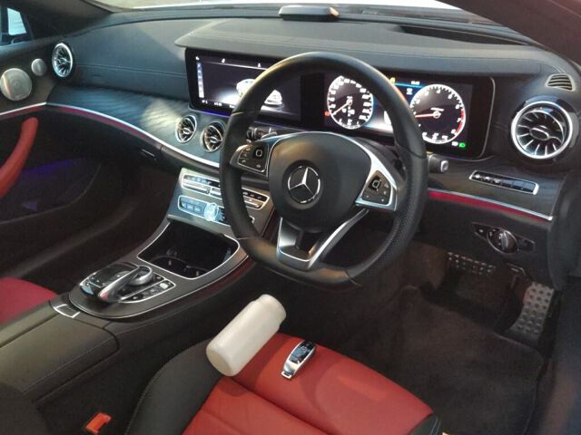2018 Mercedes-Benz E-Class E200スポーツ auction photo 3