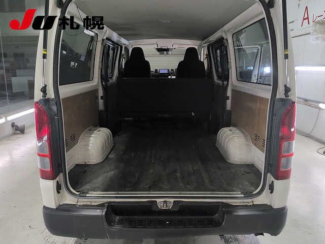 2017 Toyota Hiace 4WD DX auction photo 7