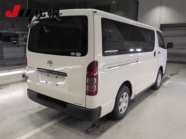 2017 Toyota Hiace 4WD DX auction photo 2
