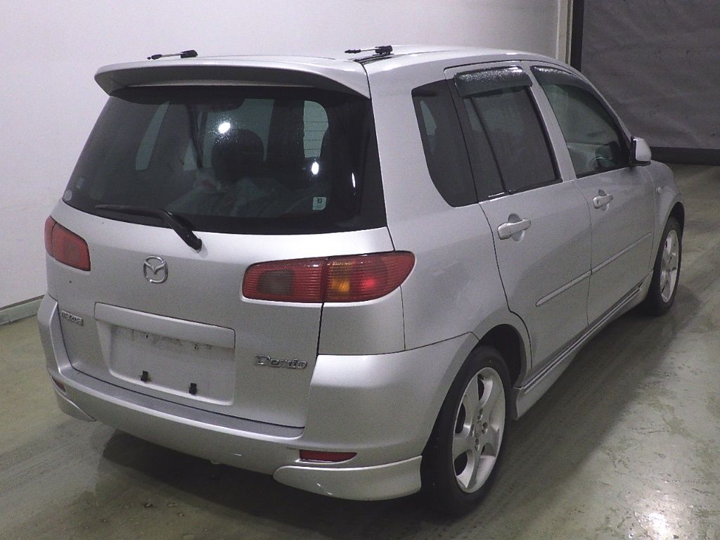 2003 Mazda Demio Casual and stylish auction photo 2
