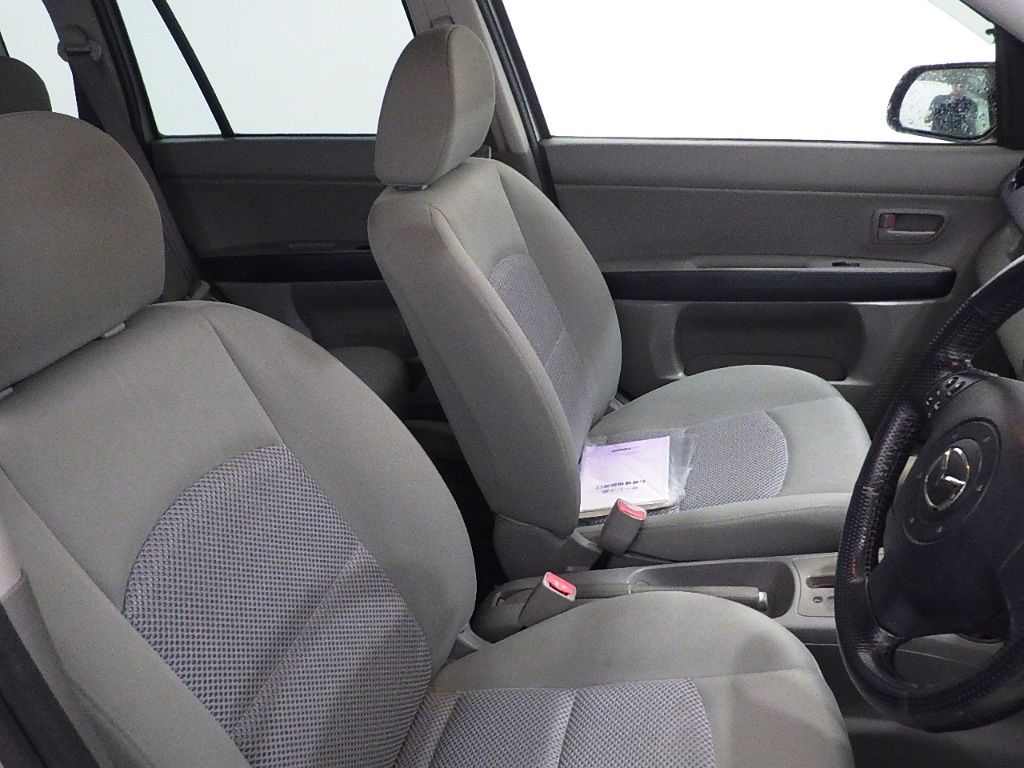 2003 Mazda Demio Casual and stylish auction photo 6