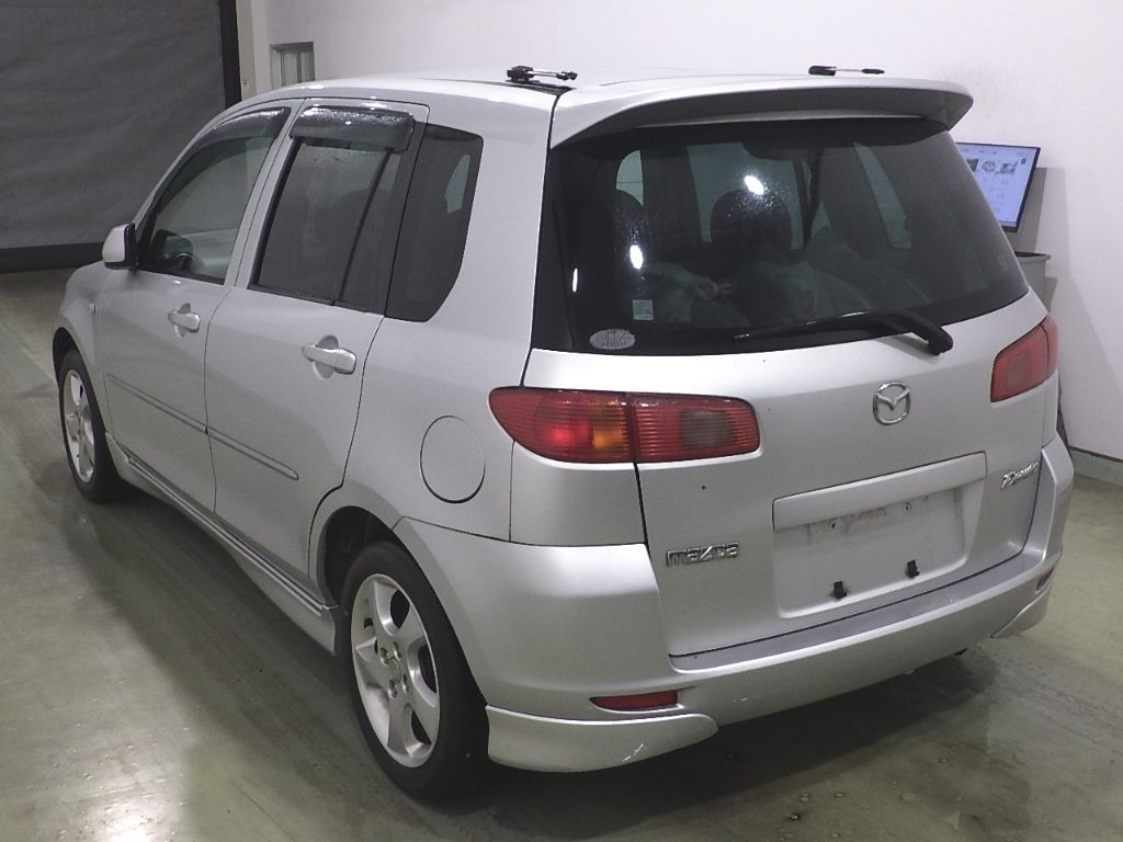 2003 Mazda Demio Casual and stylish auction photo 5
