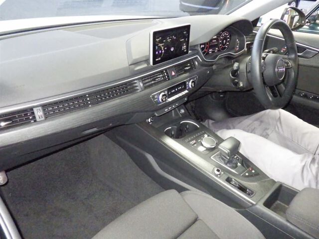 2020 Audi A4 35TFSIマイスタシュト auction photo 3