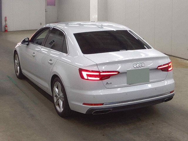 2020 Audi A4 35TFSIマイスタシュト auction photo 2