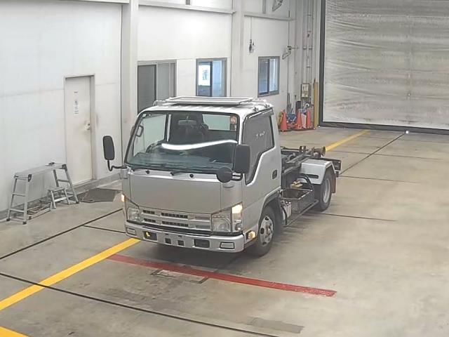 Japan Auction Vehicles 10 2011 Isuzu Elf コンテナ専用車 auction photo