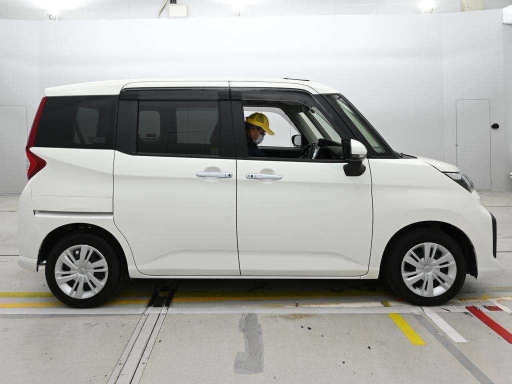 2022 Toyota Roomy G-T auction photo 3