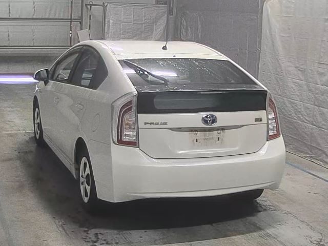 2014 Toyota Prius ワンプラ成約取消 auction photo 7