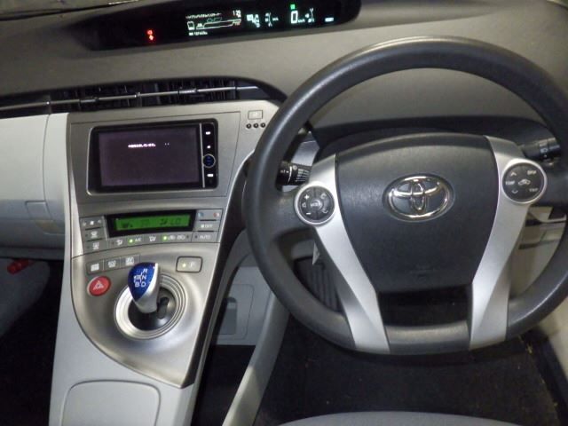 2014 Toyota Prius ワンプラ成約取消 auction photo 4