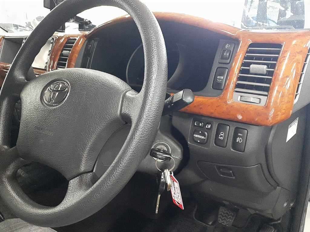 2006 Toyota Hiace グランドキャビン auction photo 9