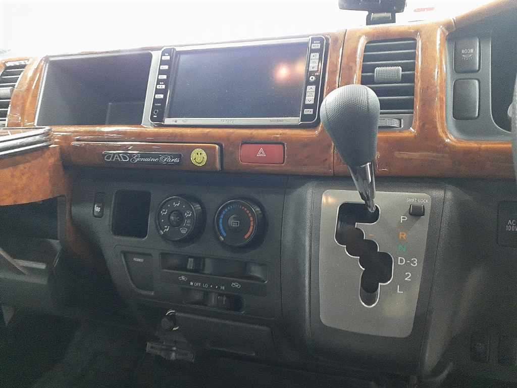 2006 Toyota Hiace グランドキャビン auction photo 12