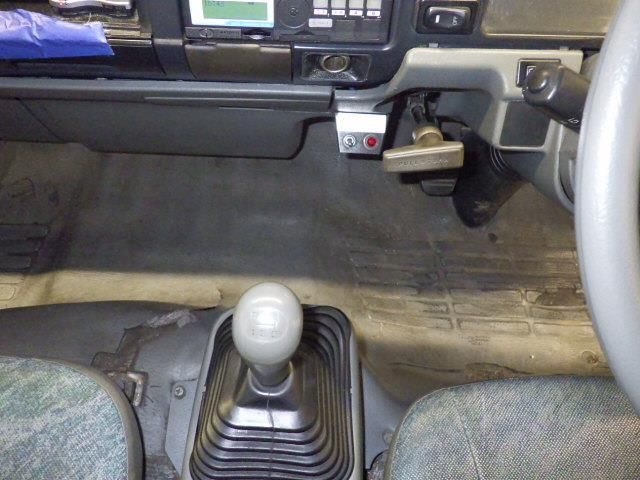 2001 Mitsubishi Fuso Canter Flatbed auction photo 8