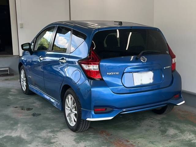 2017 Nissan Note e-パワー X auction photo 3