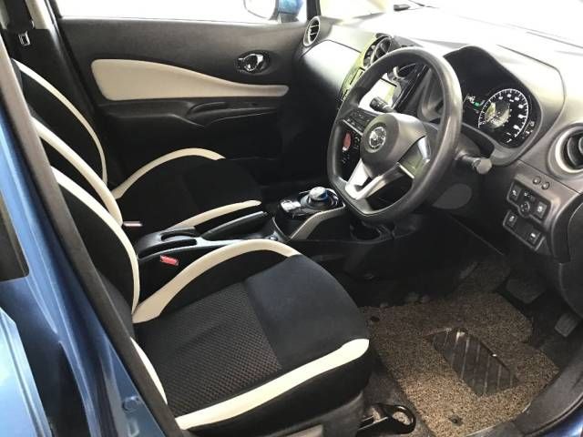 2017 Nissan Note e-パワー X auction photo 5