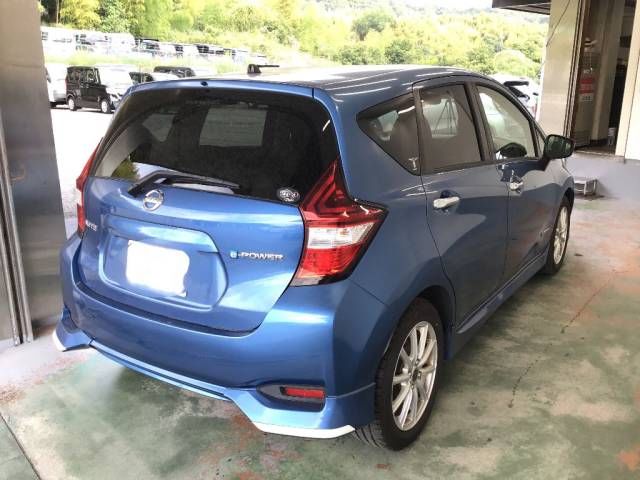 2017 Nissan Note e-パワー X auction photo 4