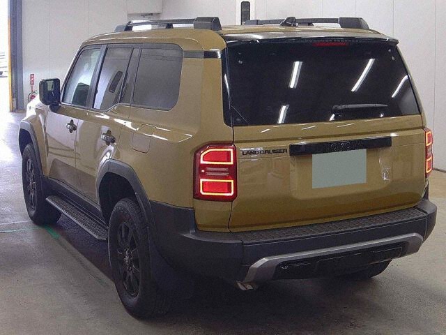 2024 Toyota Land Cruiser 250 VX First Edition 4WD auction photo 2