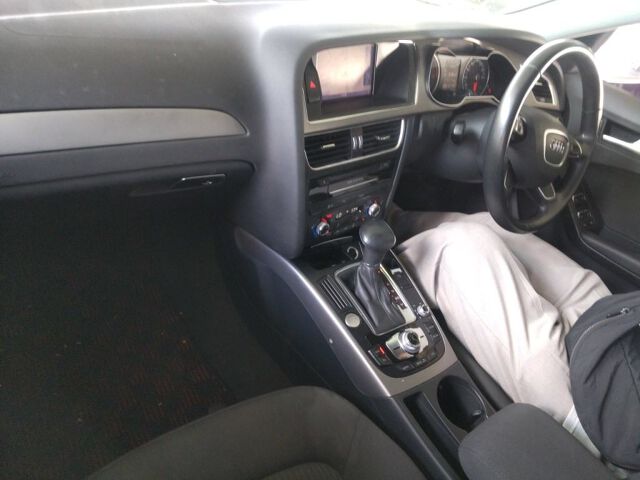 2013 Audi A4 Avant auction photo 3