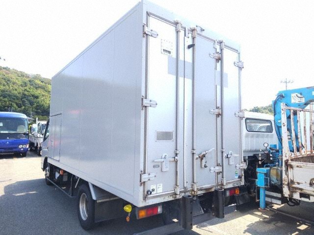 2018 Mitsubishi Fuso Canter Panel van auction photo 2