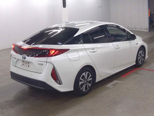 2018 Toyota Prius PHEV Sセーフティプラス auction photo 5