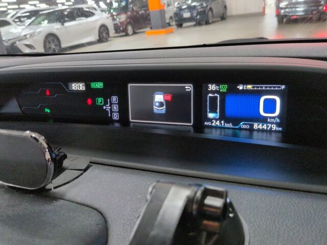 2018 Toyota Prius PHEV Sセーフティプラス auction photo 6