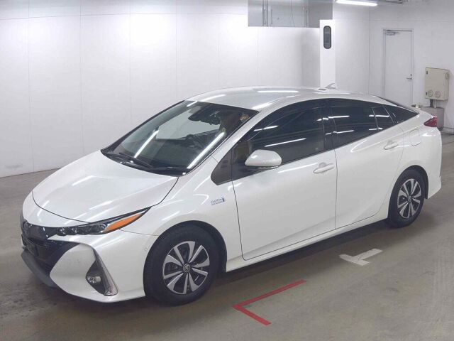 2018 Toyota Prius PHEV Sセーフティプラス auction photo 4