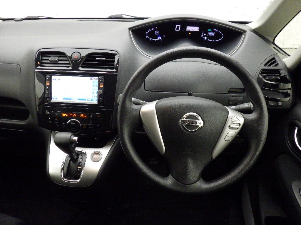 2013 Nissan Serena 4WD 20X auction photo 3