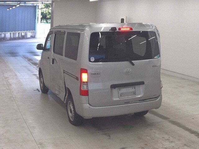 2022 Toyota TownAce Van GL auction photo 2