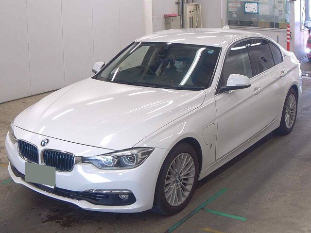 2016 BMW 3 Series 330EラグジIパフ auction photo 4