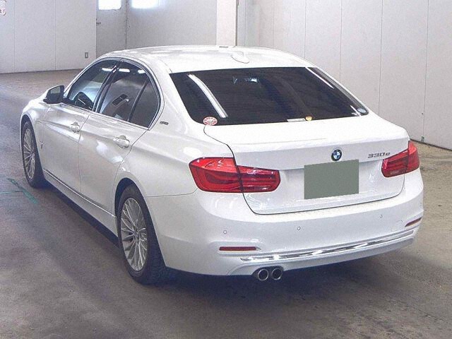 2016 BMW 3 Series 330EラグジIパフ auction photo 2