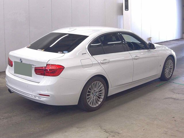 2016 BMW 3 Series 330EラグジIパフ auction photo 5