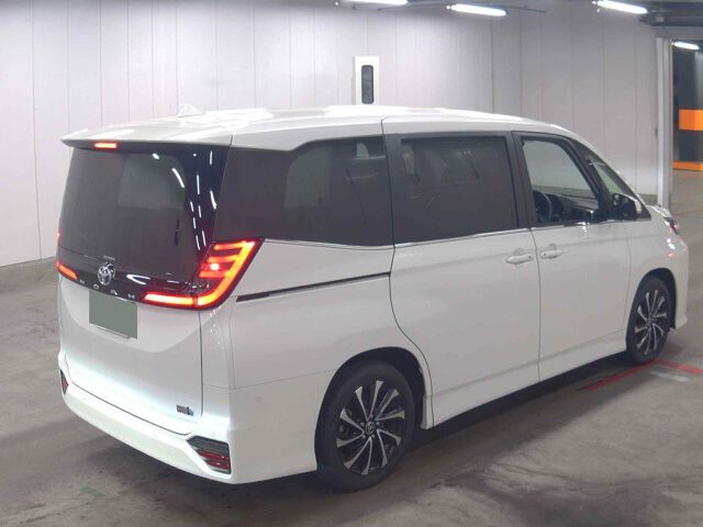 2025 Toyota Noah Hybrid S-Z auction photo 5