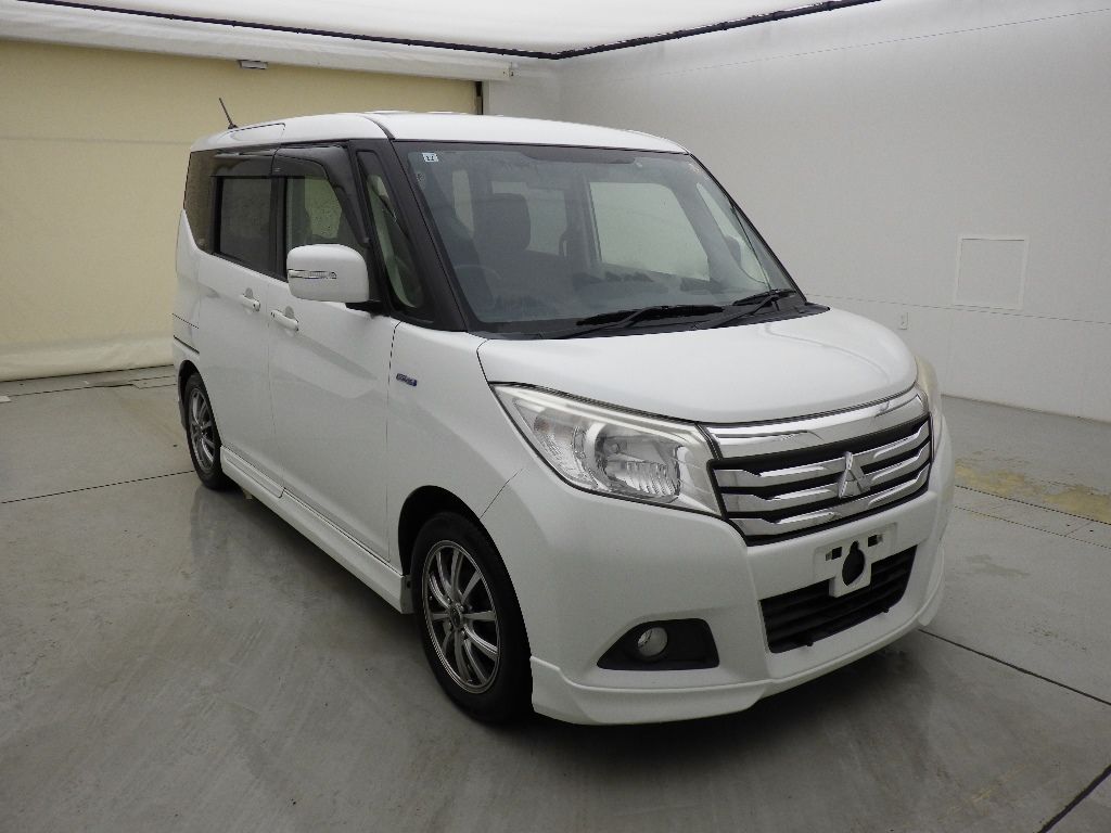 2015 Mitsubishi D:2 4WD MZ Japan auction vehicle