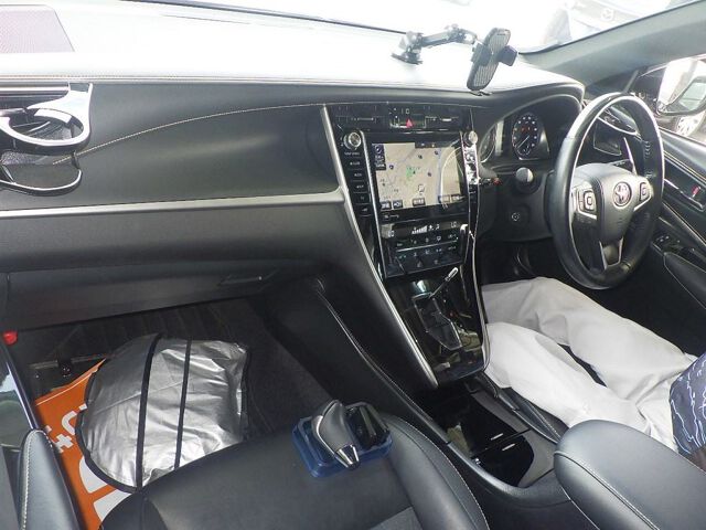 2019 Toyota Harrier progress auction photo 3
