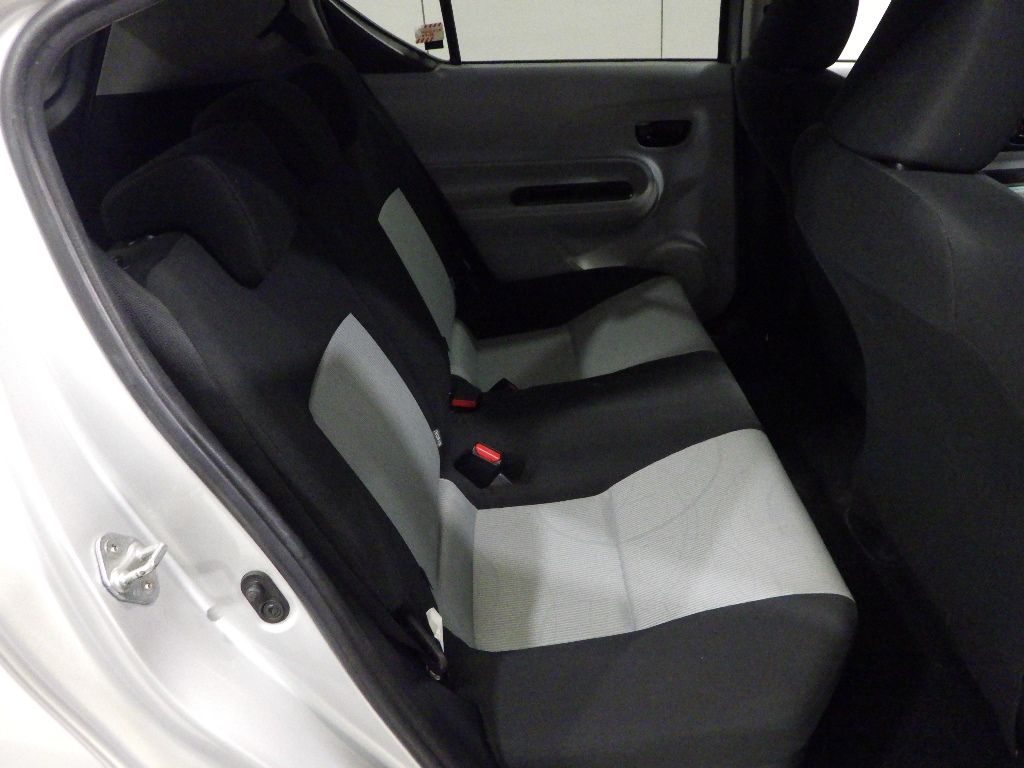 2012 Toyota Aqua S auction photo 7