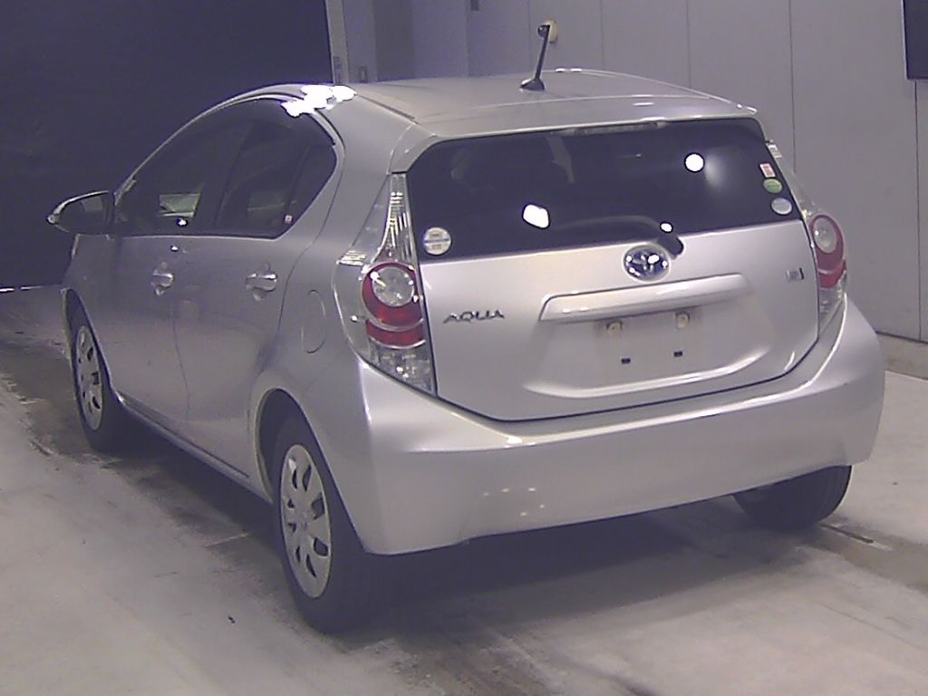 2012 Toyota Aqua S auction photo 5