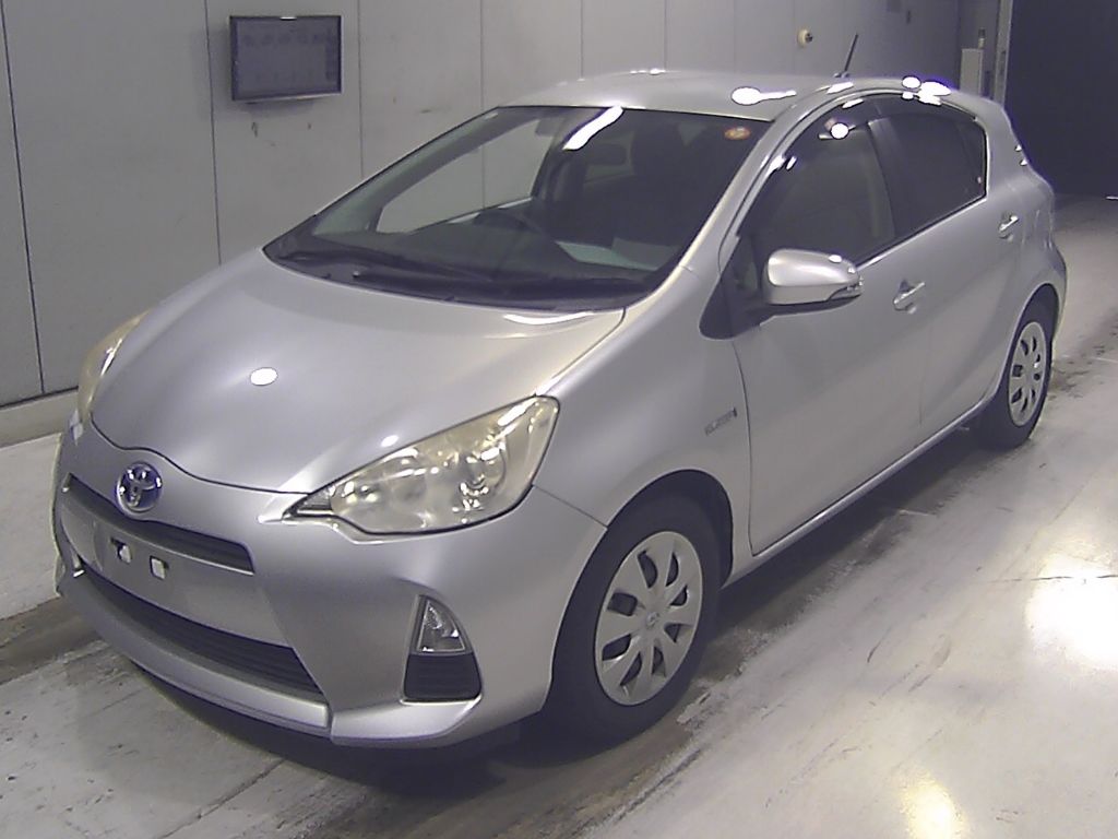 2012 Toyota Aqua S auction photo 4