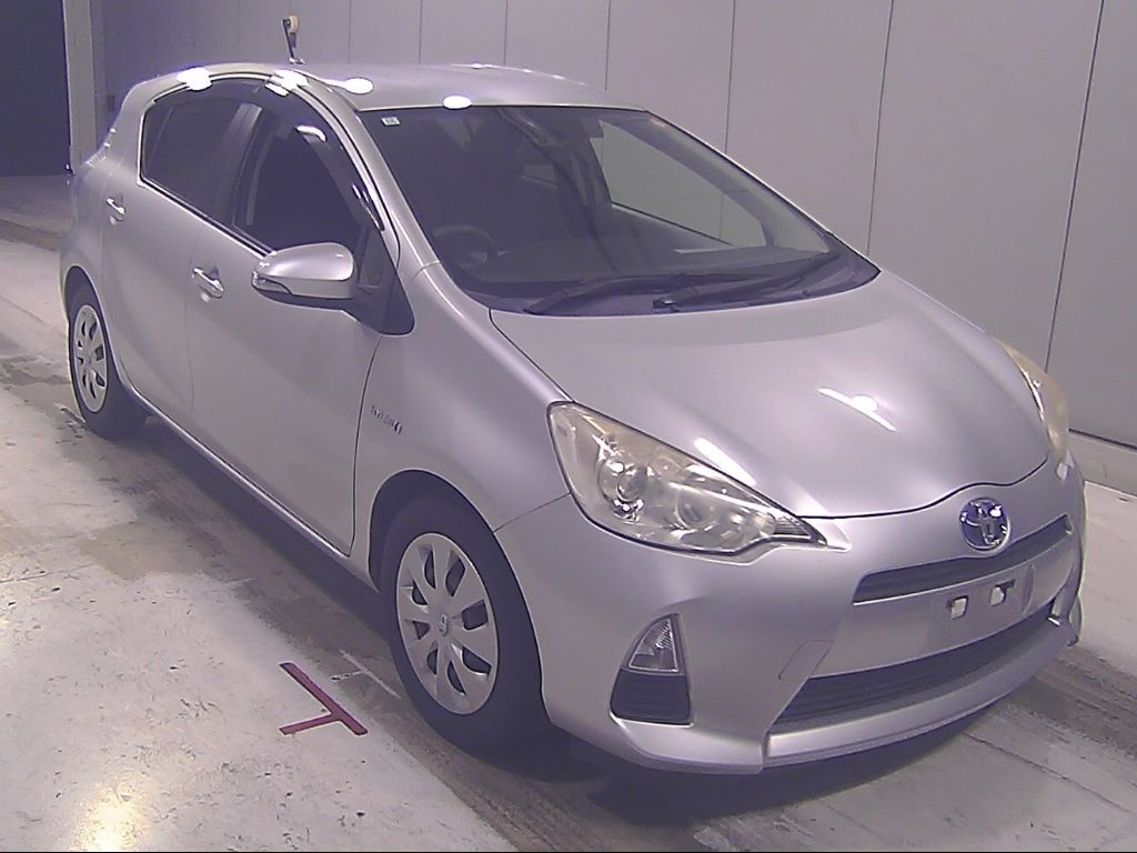 2012 Toyota Aqua S Japan auction vehicle