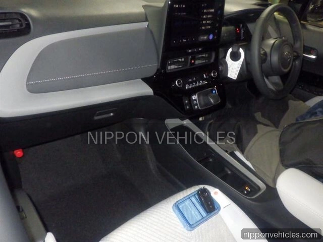 2026 Toyota Aqua Z auction photo 3