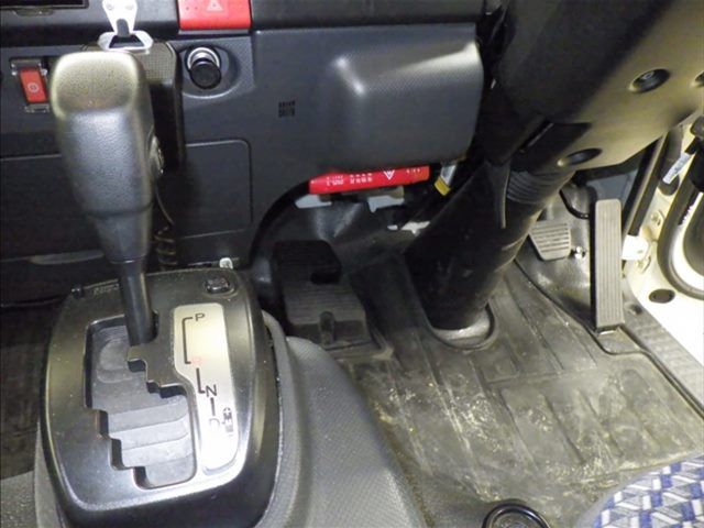 2021 Isuzu Elf Refrigerated and frozen trucks auction photo 8