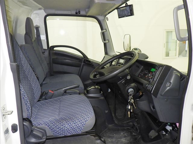 2021 Isuzu Elf Refrigerated and frozen trucks auction photo 6