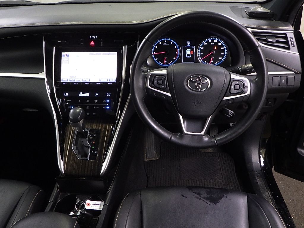 2014 Toyota Harrier 4WD エレガンス auction photo 3