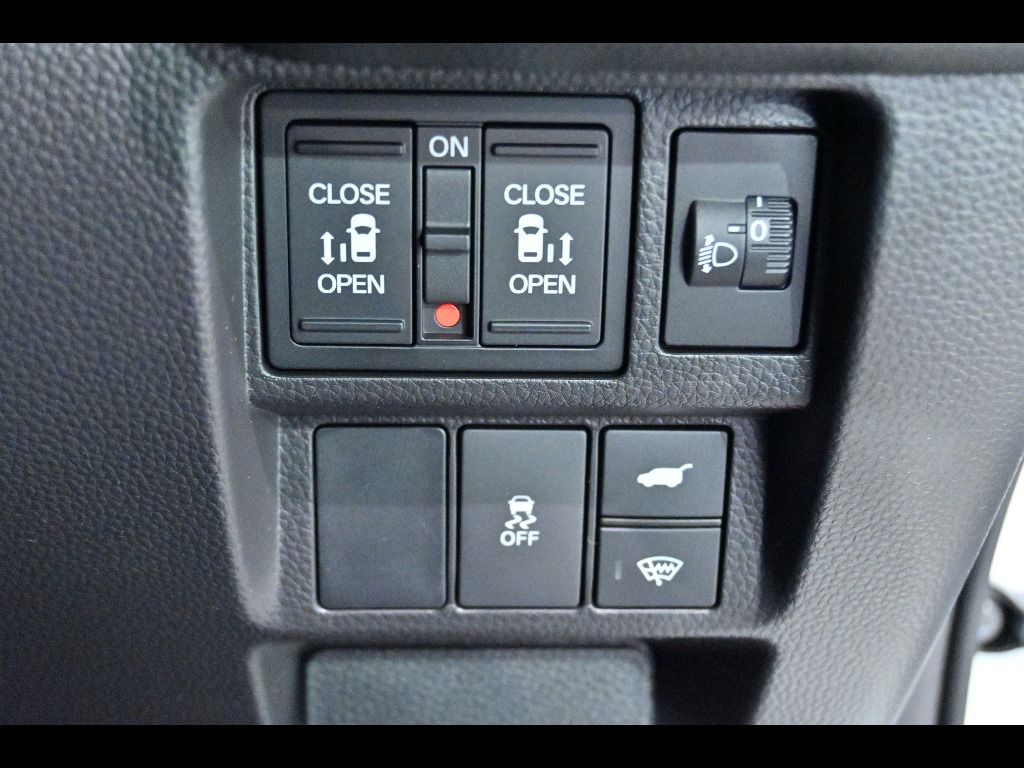 2026 Honda Stepwgn 4WD 7人 auction photo 8