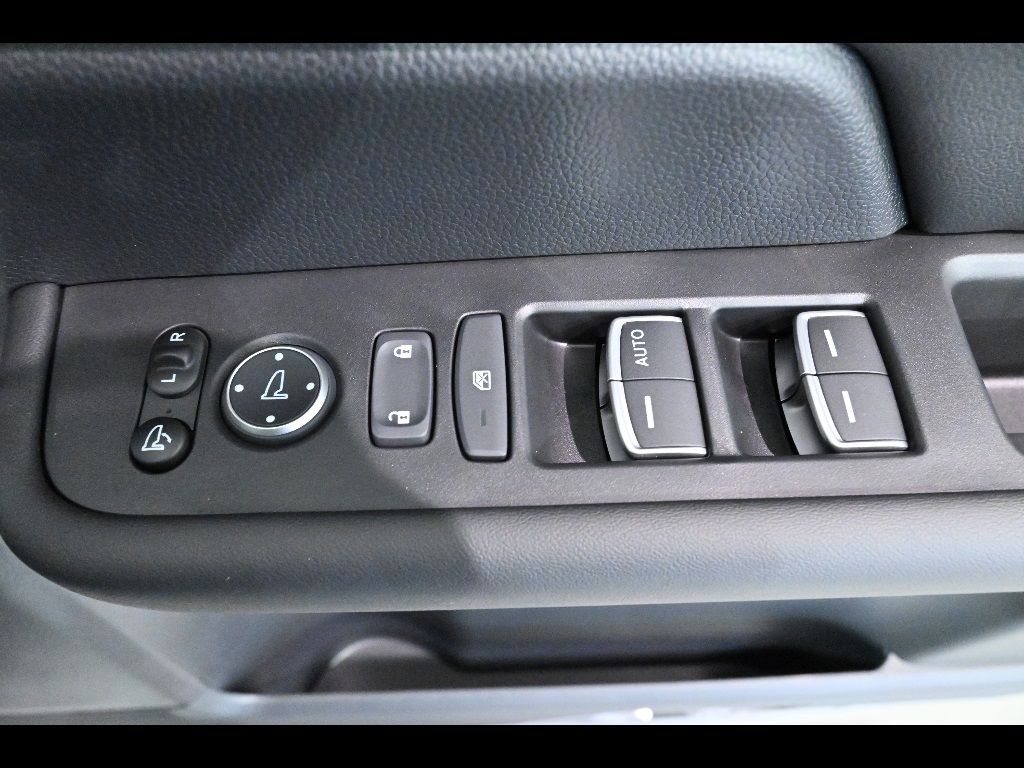 2026 Honda Stepwgn 4WD 7人 auction photo 11