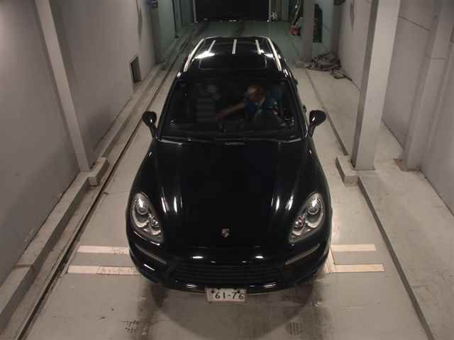 2010 Porsche ポルシェ カイエン 4WD Turbo auction photo 6